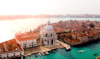意大利遭遇大旱 “水城”威尼斯运河干涸