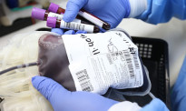 献血纷争：父母拒绝给病重的孩子治疗，坚决要求使用未接种过疫苗的血液